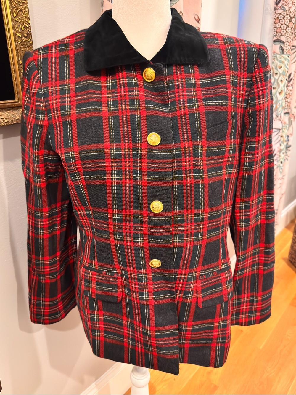 Lauren Vintage, wool Red Plaid Blazer with Black Velvet Collar gold button 12